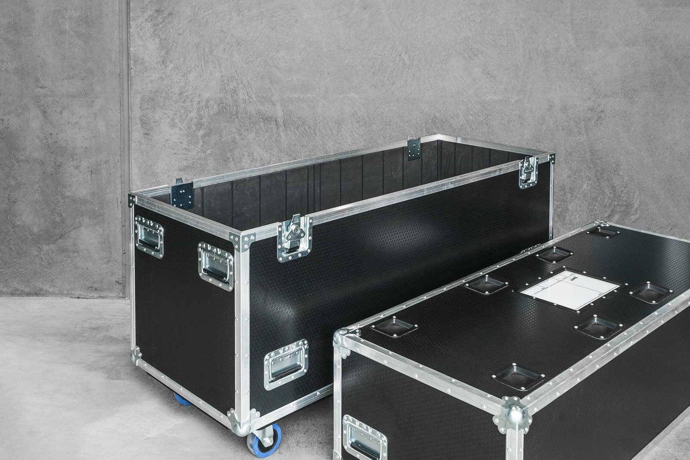 24 x 60 Lift Off Lid Case