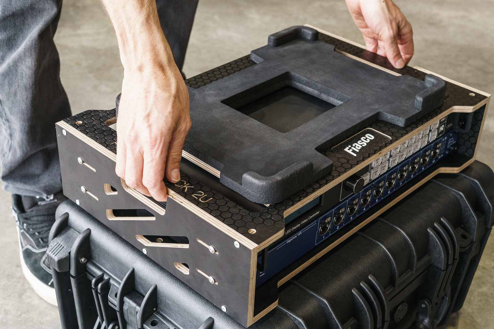 Fiasco Flyrack 2U - Wireless Rack, Tracks Rack, IO Rack for touring ...