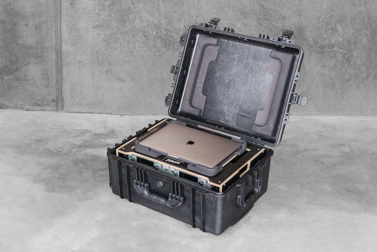 Fiasco Flyrack 2U - Wireless Rack, Tracks Rack, IO Rack for touring ...