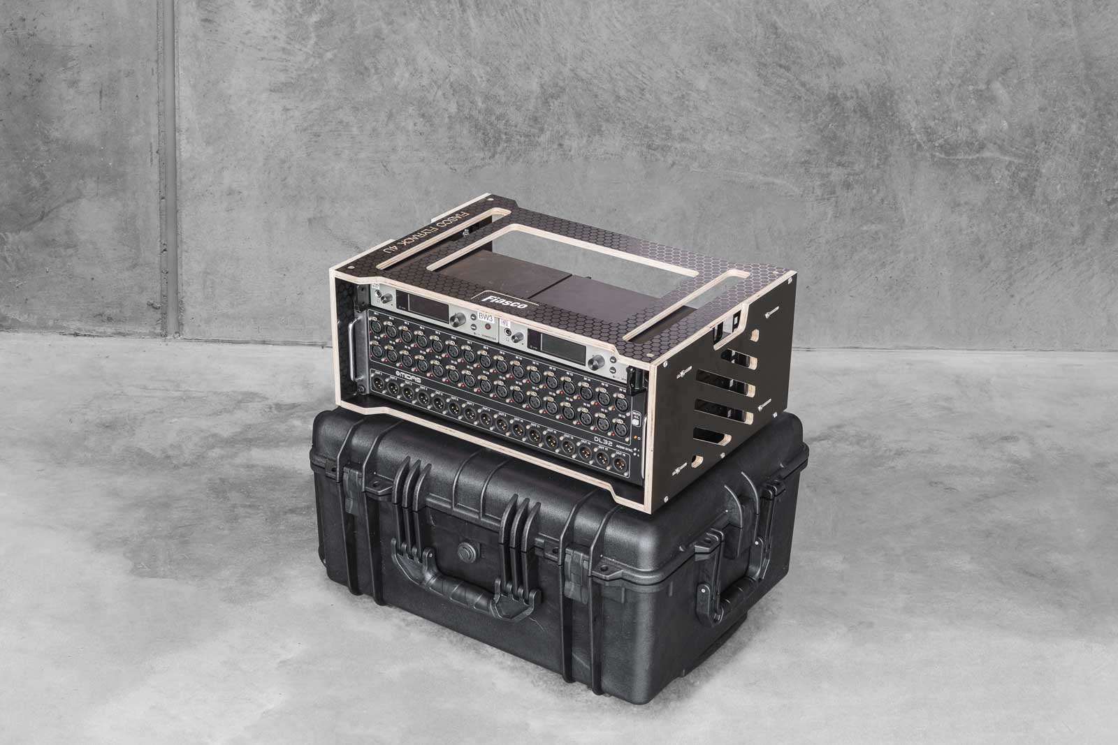 Fiasco Flyrack 4U - Wireless Rack, Tracks Rack, IO Rack for touring ...