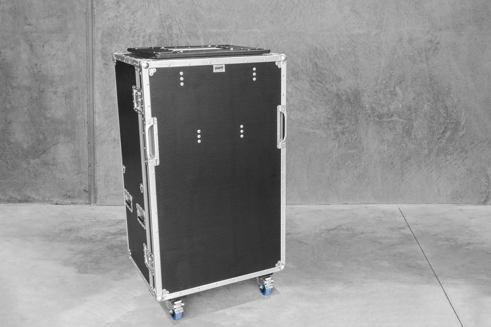 Led Cover Case 24 x 30 ASTERA AX5 LED PAR CASE | Road Case for Lights | Fiasco Cases ...