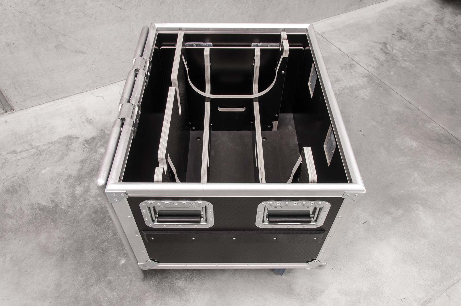 Cadillac Chain Motor Cases | Rack Mount Road Case | Fiasco Cases ...