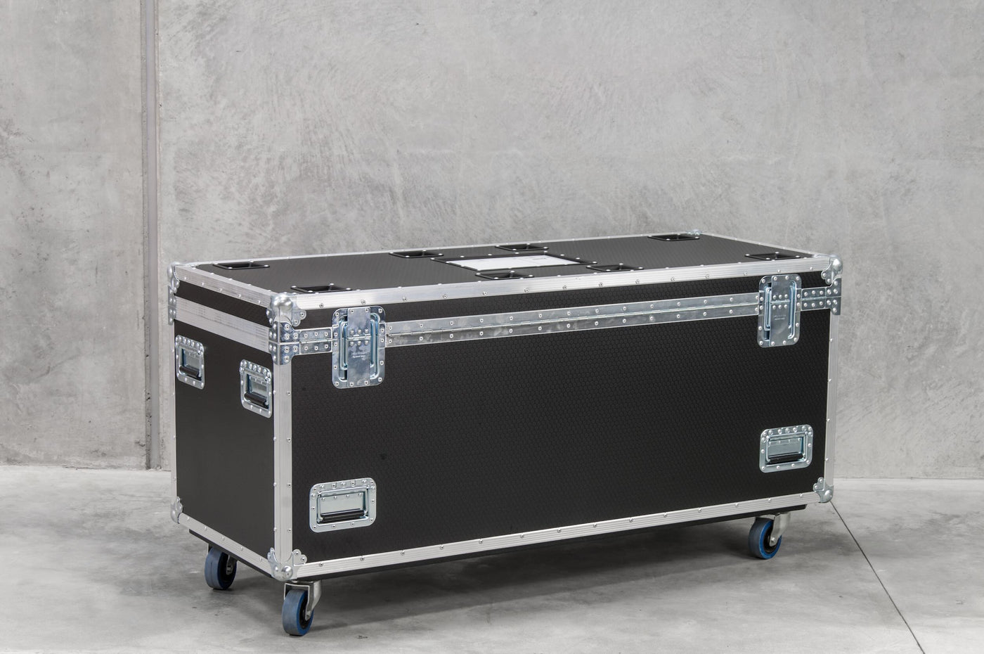 Roadie cases on wheels Clearance