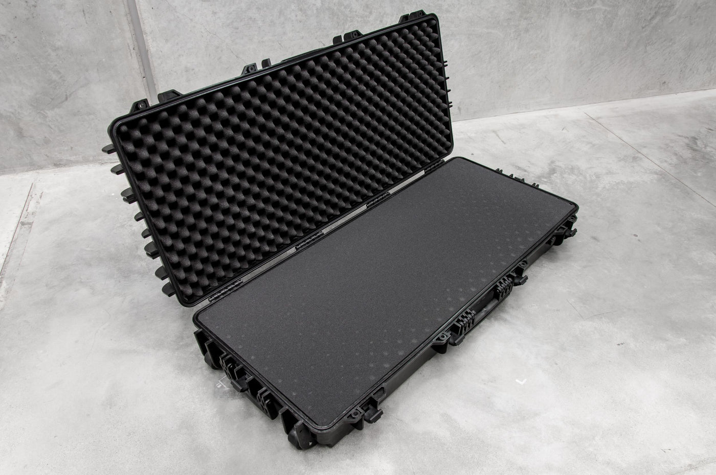 POLYPROOF 1120i PROTECTIVE CASE WITH PICK AND PLUCK FOAM INSIDE